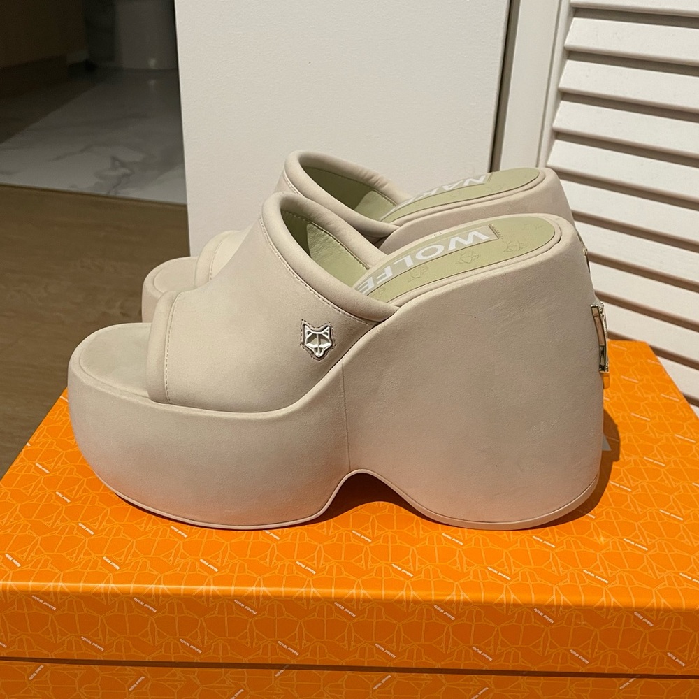 50% OFF Naked Wolfe Mighty Oat Platform Sandal Size 8 US/Size 38 EU